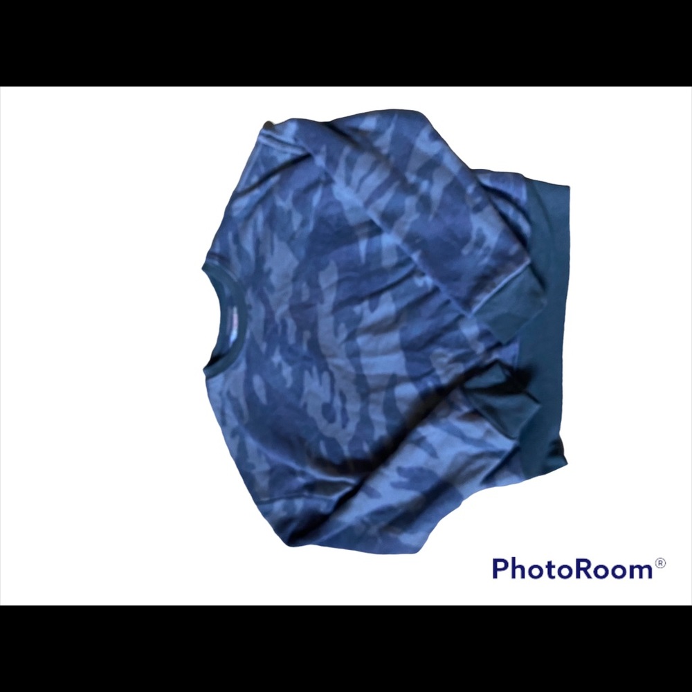 FOREVER 21 GIRLS Camo Long Sleeve Slightly Cropped